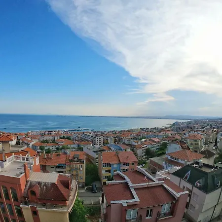 Апартаменти In St. With Terrace Светий Влас