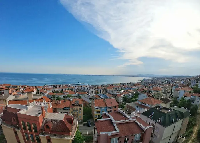 Apartmán In St. With Terrace Sveti Vlas